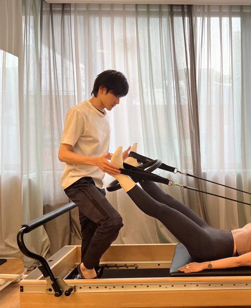 伊庭トレーナーによるピラティスセッション
